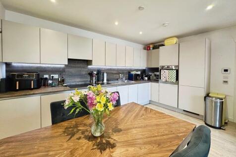 Kitchen Dining area