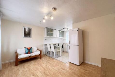 RECEPTION ROOM/ KITCHEN