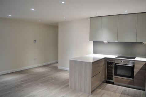 Kitchen/Longe