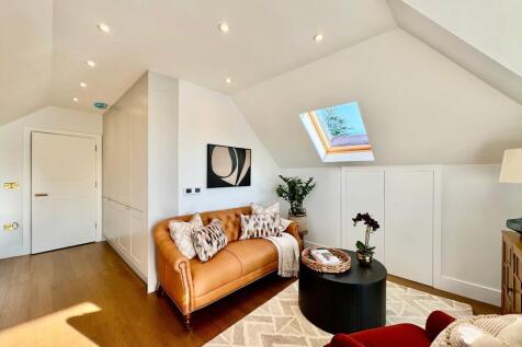 Open plan kitchen/lounge/dining area