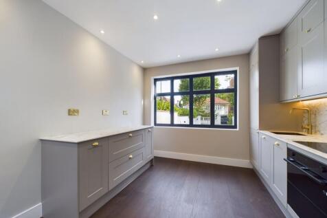 OPEN PLAN KITCHEN
