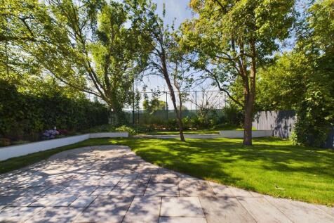 COMMUNAL GARDEN