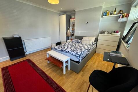 BEDROOM 2/RECEPTION