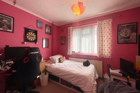 DOUBLE BEDROOM
