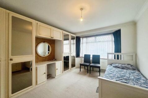 RECEPTION ROOM/ BEDROOM