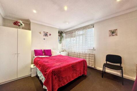 Double bedroom/lounge