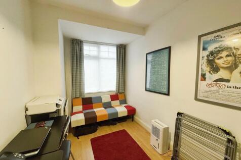 FOURTH BEDROOM