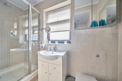 En Suite Bathroom