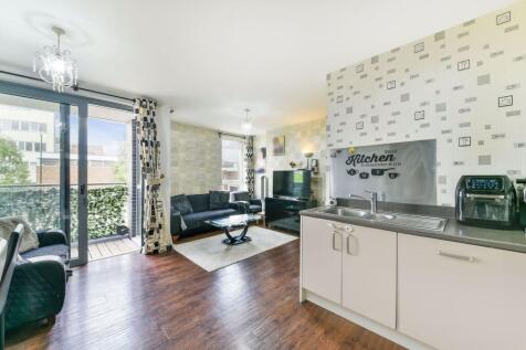 OPEN PLAN KITCHEN