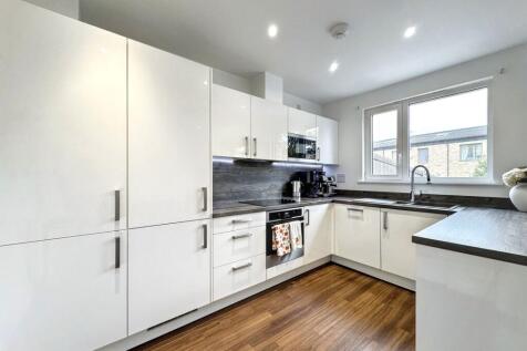 Kitchen/open plan lounge