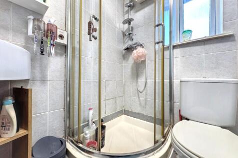 Family shower room