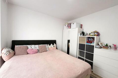 Downstairs Bedroom/ Lounge