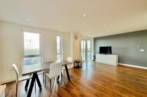 Open plan Lounge/kitchen/dining area