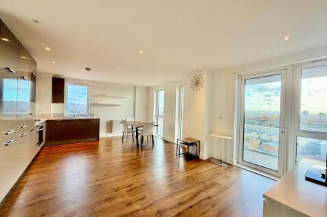 Open plan Lounge/kitchen/dining area
