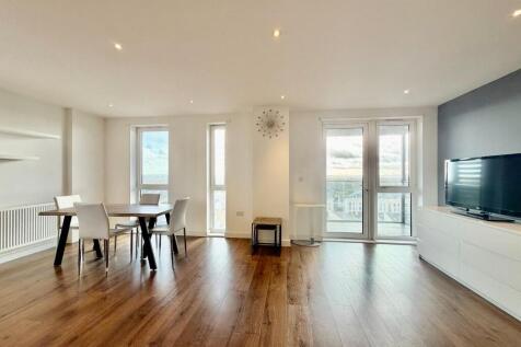 Open plan Lounge/kitchen/dining area