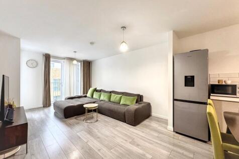 Open plan Lounge/kitchen/dining area