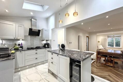 Open plan kitchen dining area