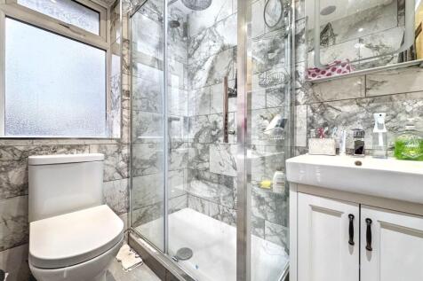 Family shower room