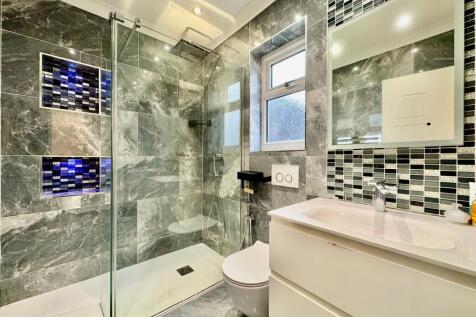 Family shower room