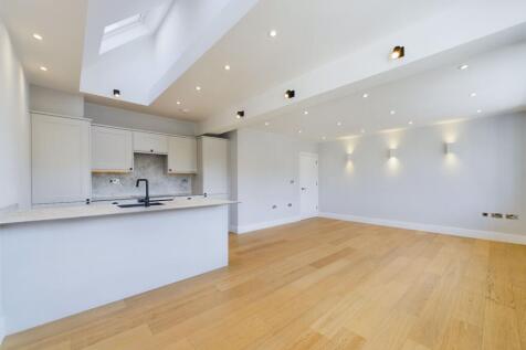 OPEN PLAN KITCHEN