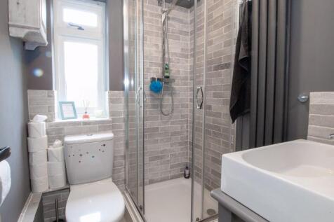 Shower/Cloakroom
