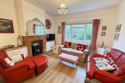 LIVING ROOM 1