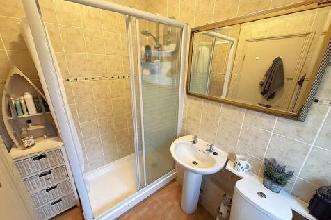GF SHOWER ROOM