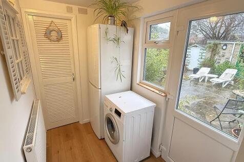 UTILITY PORCH