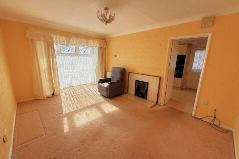 LIVING ROOM 1