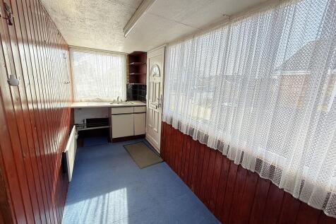 UTILITY PORCH