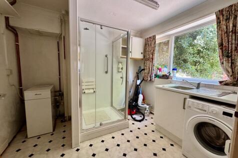 Shower Room/Utility