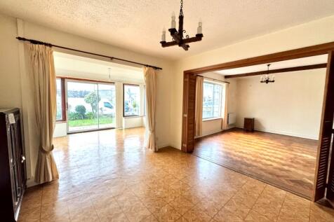 Living Room &amp; Dining Room