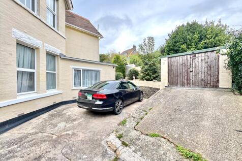 Garage &amp; Parking