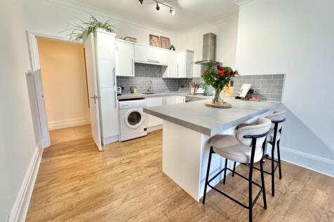 Kitchen Breakfast Bar