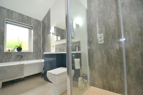 ensuite1.JPG