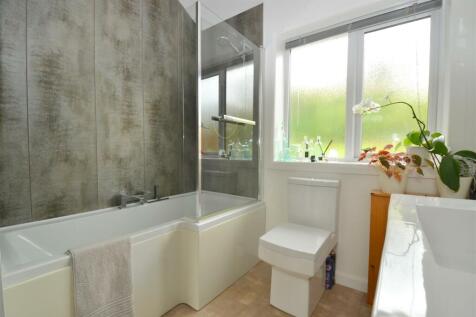 bathroom2.JPG