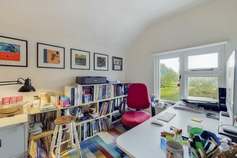 CAM02541G0-PR0304-STILL014.jpg