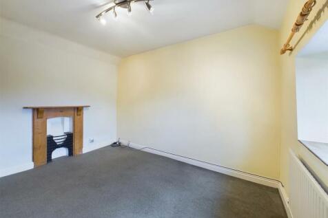 CAM02541G0-PR0340-STILL015.jpg