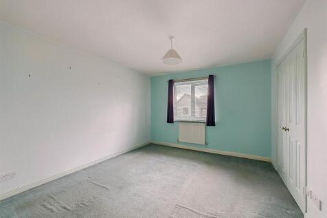 CAM02541G0-PR0358-STILL008.jpg