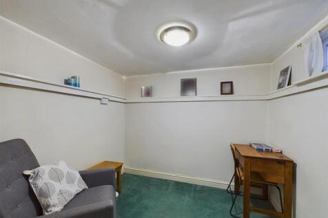 CAM02541G0-PR0361-STILL015.jpg