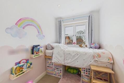 CAM02541G0-PR0400-STILL017.jpg