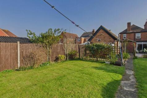 CAM02541G0-PR0416-STILL018.jpg
