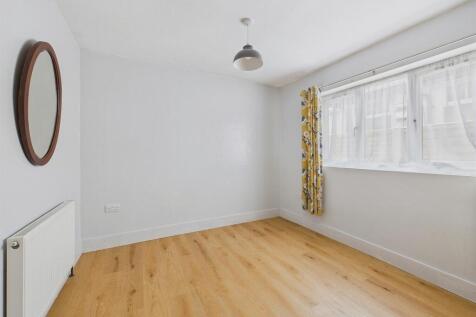 CAM02541G0-PR0429-STILL012.jpg