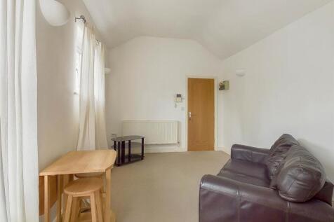 CAM02541G0-PR0360-STILL004.jpg