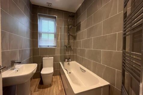 Main bathroom.jpg