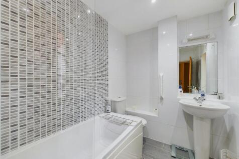 ensuite.jpg