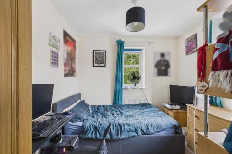 CAM02541G0-PR0460-STILL006.jpg