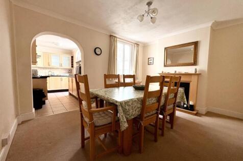 Dining room.jpg