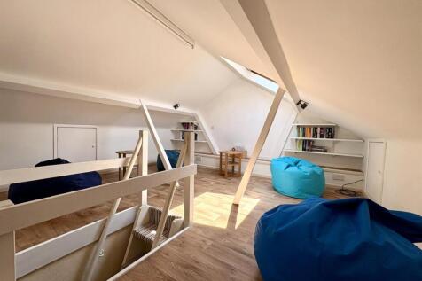 Loft room...jpg