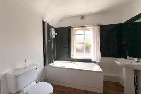 Bathroom.jpg